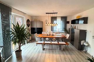 Wohnung kaufen in 95100 Selb, Selb - Lichtdurchflutete 4-Zimmer-Wohnung mit Balkon, Garten & Garage