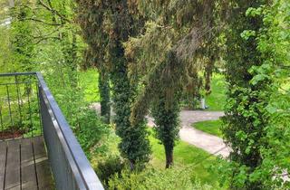 Wohnung kaufen in 83646 Bad Tölz, Rarität - Dachgeschoss mit Galerie direkt am Kurpark im Alleinauftrag