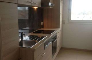 Wohnung kaufen in 12203 Lichterfelde, Provisionsfrei von privat: Sanierte, vollmöblierte 2-Zimmer-Wohnung mit Loggia & TG-Stellplatz in St