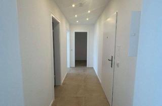 Wohnung mieten in Wittelsbacherstraße 26, 82110 Germering, Renovierte 2-Zimmer-EG-Wohnung mit Süd-Balkon, Gartenanteil & TG-Stellplatz in Germering