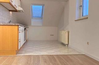 Wohnung mieten in Thomas-Morrus-Straße, 86916 Kaufering, 2‑Zimmer‑Dachgeschosswohnung mit Alpenblick in Kaufering – Nähe Bahnhof, Einbauküche & Stellplatz