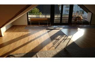 Wohnung mieten in Hamburger 28, 32760 Detmold, Alltagstauglich wohnen in dieser modernisierten 3-Zimmer-Dachgeschosswohnung in Detmold