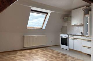 Wohnung mieten in 89077 Weststadt, Kompaktes Apartment in Ulm: 1-Zimmer-Wohnung im Dachgeschoss