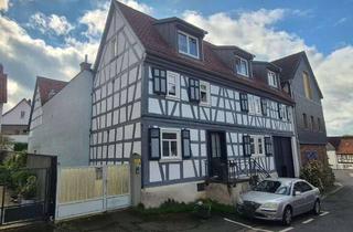 Haus kaufen in 61137 Schöneck, Historisches Kulturdenkmal mit Scheune und traumhaftem Innenhof in Schöneck