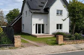 Haus mieten in Joachim-Mähl-Straße, 23858 Reinfeld, Modernes Einfamilienhaus in Reinfeld – Erstbezug nach Kernsanierung (EH55 / KfW 55 EE) ab 01.08.2026