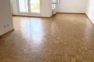 Wohnung kaufen in Schillerstr. 20, 61476 Kronberg, Schöne 78 m² Wohnung im 1. OG, Terrasse, Garage, unvermietet!!