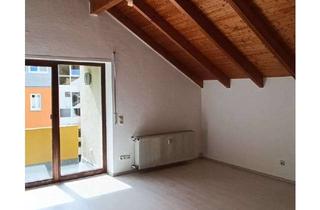 Wohnung mieten in Alter-Kirchhainer-Weg 42C, 35039 Marburg, Renovierte 2-ZKB Dachgeschosswohnung mit Einbauküche, Balkon & Garage in zentrumsnaher Lage Marburgs