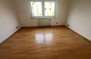 WG-Zimmer mieten in Prinz-Ludwig-Straße 6a, 93055 Ostenviertel, Das Zimmer hat circa 15 qm und ist durch das große Doppelfenster schön