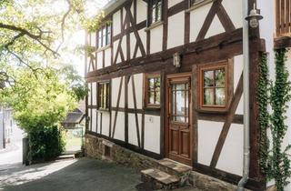 Haus kaufen in Am Hals, 35644 Hohenahr, Liebevoll restaurierte Hofreite mit historischem Fachwerkcharme und idyllischem Innenhof