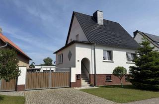 Einfamilienhaus kaufen in Lunauer Straße 16a, 39638 Jerchel, Charmantes Einfamilienhaus mit idyllischem Garten und Garagen