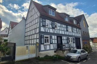 Haus kaufen in 61137 Schöneck, Historisches Kulturdenkmal mit Scheune und traumhaftem Innenhof in Schöneck