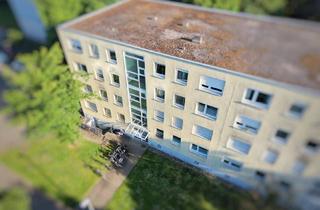 Wohnung kaufen in 79114 Freiburg, Freiburg im Breisgau - Bezugsfreie, WG-geeignete 4-Zimmer-Wohnung mit zwei Süd-Loggien in Freiburg