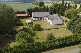 Haus kaufen in 17322 Grambow, Grambow - Wohnen in Alleinlage - Haus mit 4.858 m² Grundstück und Weitblick