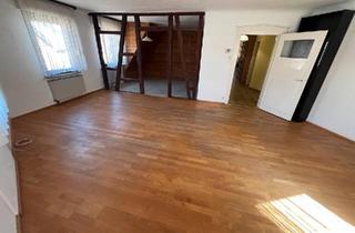 Wohnung kaufen in 70184 Stuttgart, Stuttgart - Grosszügige 5 Zimmer Altbau-Stadtwohnung