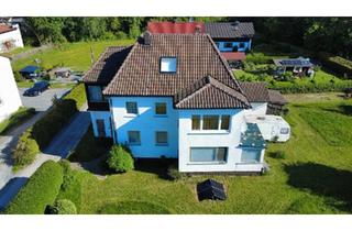 Haus kaufen in 96279 Weidhausen, Weidhausen bei Coburg - Zweifamilienwohnhaus mit zwei Garagen auf 899qm Grund