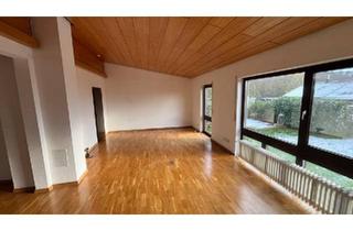 Haus kaufen in 97080 Würzburg, Würzburg - Freistehender Bungalow mit 2 Appartements (provisionsfrei)