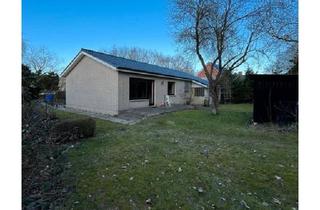 Haus kaufen in 27476 Cuxhaven, Cuxhaven - Großes Entwicklungspotenzial: 2 Baugrundstücke mit Altbestand