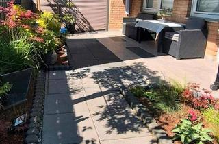 Wohnung kaufen in 33161 Hövelhof, Hövelhof - Modernisierte Eigentumswohnung, Erdgeschoss mit Terrasse, 80 qm