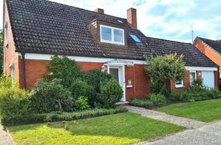 Einfamilienhaus kaufen in 29525 Uelzen, Uelzen - Gemütliches Häuschen mit viel Potenzial und wunderschönem Garten