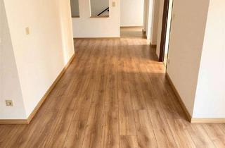 Wohnung kaufen in 53424 Remagen, Renovierte Eigentumswohnung in attraktiver Lage mit großer Dachterrasse und intelligenter Aufteilung