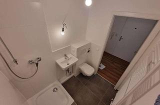 Wohnung kaufen in 22529 Lokstedt, Frisch sanierte 1-Zimmer-Wohnung mit Terrasse