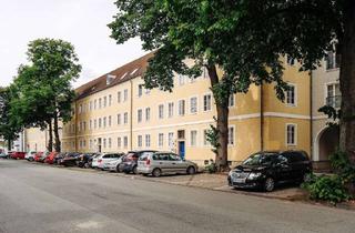 Wohnung mieten in Bebelstraße 12, 38440 Wolfsburg, Altbauwohnung mit farbigem Akzent // 1. OG links