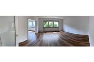 Wohnung mieten in 95030 Innenstadt, Freundliche und neuwertige 4-Raum-Wohnung mit gehobener Innenausstattung mit Balkon in Hof
