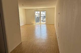 Wohnung mieten in 77933 Lahr, Helle 2-Zimmer Wohnung mit Ankleidezimmer, EBK und Balkon