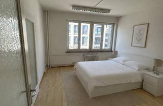 Wohnung mieten in 80336 Ludwigsvorstadt-Isarvorstadt, WG Zimmer in zentraler Lage von München - 4er WG mit eigenem Wohnzimmer -.