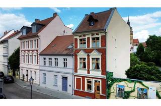 Einfamilienhaus kaufen in Wollenweberstrasse 59, 14776 Neustadt, Großzügiges Einfamilienhaus in der Neustadt. 330m² Wohnfläche und Nutzfläche. PV, Klima, Kamin. 6
