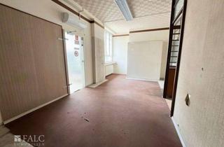 Gewerbeimmobilie kaufen in 42651 Solingen, Zwei Chancen. Eine Adresse - attraktive Gewerbeeinheit mit separater Wohneinheit
