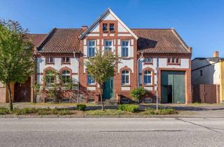 Haus kaufen in 16845 Neustadt, KENSINGTON - Exklusiv - Großzügiges, klassisches Landhaus mit PV-Anlage zentral in Neustadt