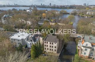 Villa kaufen in 22085 Uhlenhorst, Freistehende Stadtvilla am Uhlenhorster Kanalmit Entwicklungspotenzial.