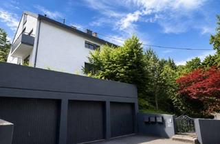 Anlageobjekt in 71640 Ludwigsburg, Dreifamilienhaus mit 3 Garagen in guter Wohnlage in LB