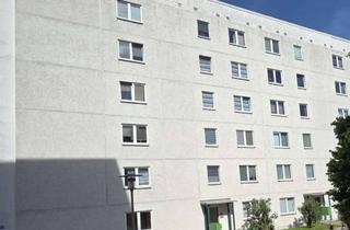 Wohnung mieten in 98617 Meiningen, Hoch hinaus? Aber ohne Aufzug! Dafür günstig: Drei-Raum mit Balkon!
