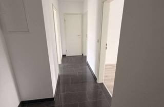 Wohnung mieten in Hofer Straße, 95119 Naila, Schöne 3 Zimmer Wohnung mit Balkon zentral in Naila