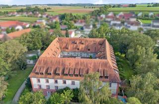 Wohnung kaufen in 93083 Obertraubling, Rarität im Raum Regensburg 2-Zimmer-Erdgeschosswohnung im historischen Wasserschloss Gebelkofen