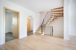 Haus kaufen in 82041 Oberhaching, Oberhaching - Ruhig, hell, renoviert: individuelles Reihenmittelhaus mit Blick