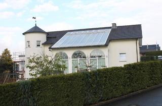 Einfamilienhaus kaufen in 51580 Reichshof, Reichshof - Großes Wohnhaus mit drei Ferienwohnungen zu verkaufen