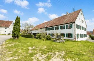 Haus kaufen in 86498 Kettershausen, Kettershausen - Vielseitiges Anwesen mit laufenden Einnahmen und großem Ausbaupotenzial