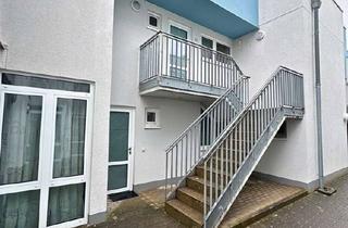 Wohnung kaufen in Am Krenzelsberg 65, 66115 Saarbrücken, Attraktiv vermietete 3-ZKB Maisonette: Terrasse, Stellplatz, saniert mit neuem Dach und Fenstern