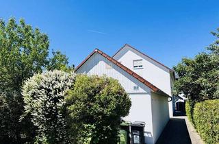 Wohnung kaufen in Schererstraße, 85055 Ingolstadt, Gemütliche 2-ZKB-Dachgeschosswohnung mit 2 Stellplätzen in ruhiger Lage von IN-Nord