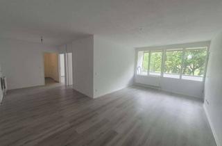Wohnung kaufen in 47803 Benrad-Nord, 3 Zimmer Wohnung frisch renoviert mit Keller, Balkon