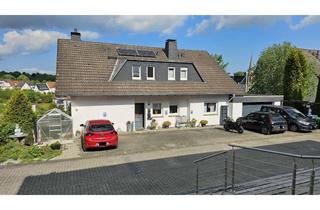 Haus kaufen in Josefsweg, 59581 Warstein, Großzügiges Haus in Warstein mit 3 Wohnungen für Kapitalanleger und Mehrgenerationen Provisionsfrei