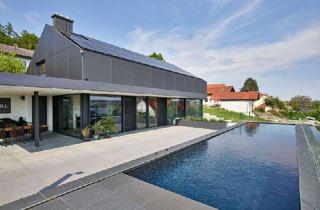 Haus kaufen in 84163 Marklkofen, Wohnjuwel mit Seeblick : Prämiertes Villen-Unikat in Panoramalage!
