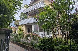 Villa kaufen in 87700 Memmingen, Stadtvilla mit 3 Wohnungen - Nähe Marktplatz - im Grünen