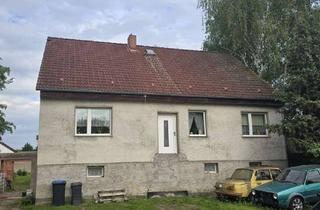 Einfamilienhaus kaufen in 06386 Osternienburg, Freistehendes Einfamilienhaus mit Ausbaupotential!
