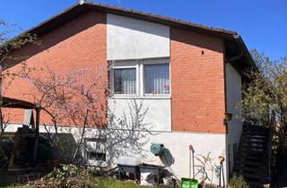 Haus kaufen in 91301 Forchheim, Stark sanierungsbedürftiges Fertighaus (Abrissimmobilie) in Kersbach
