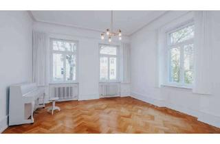 Villa kaufen in 79102 Wiehre, Gründerzeitvilla in beliebter Lage: Repräsentatives Einfamilienhaus mit Plattform-Lift