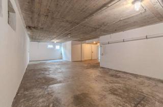 Gewerbeimmobilie kaufen in 71229 Leonberg, Großzügiger und beheizter Hobby- oder Lagerraum mit WC und Tageslichtfenstern